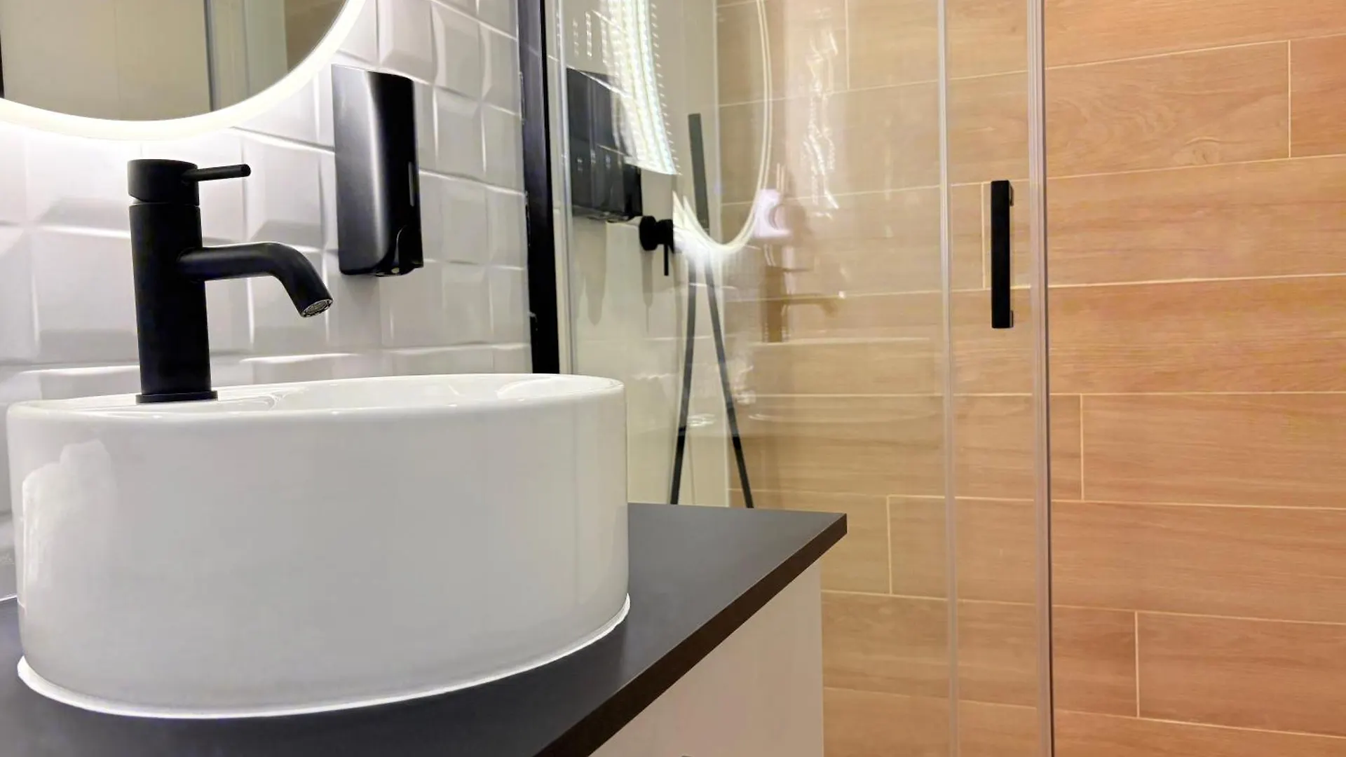 Moret Art Flats Trendy East Paris France