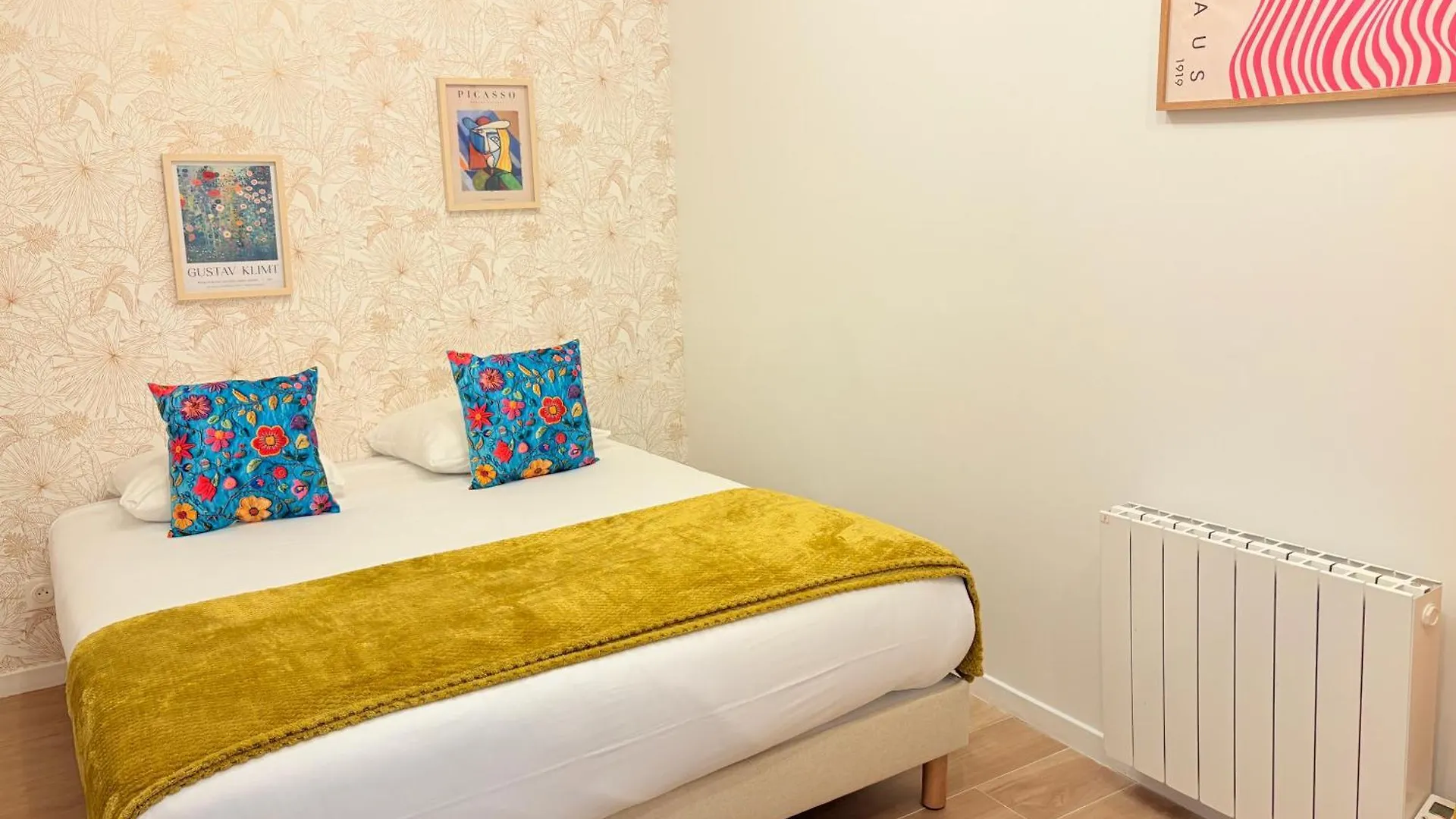 Moret Art Flats Trendy East Paris France