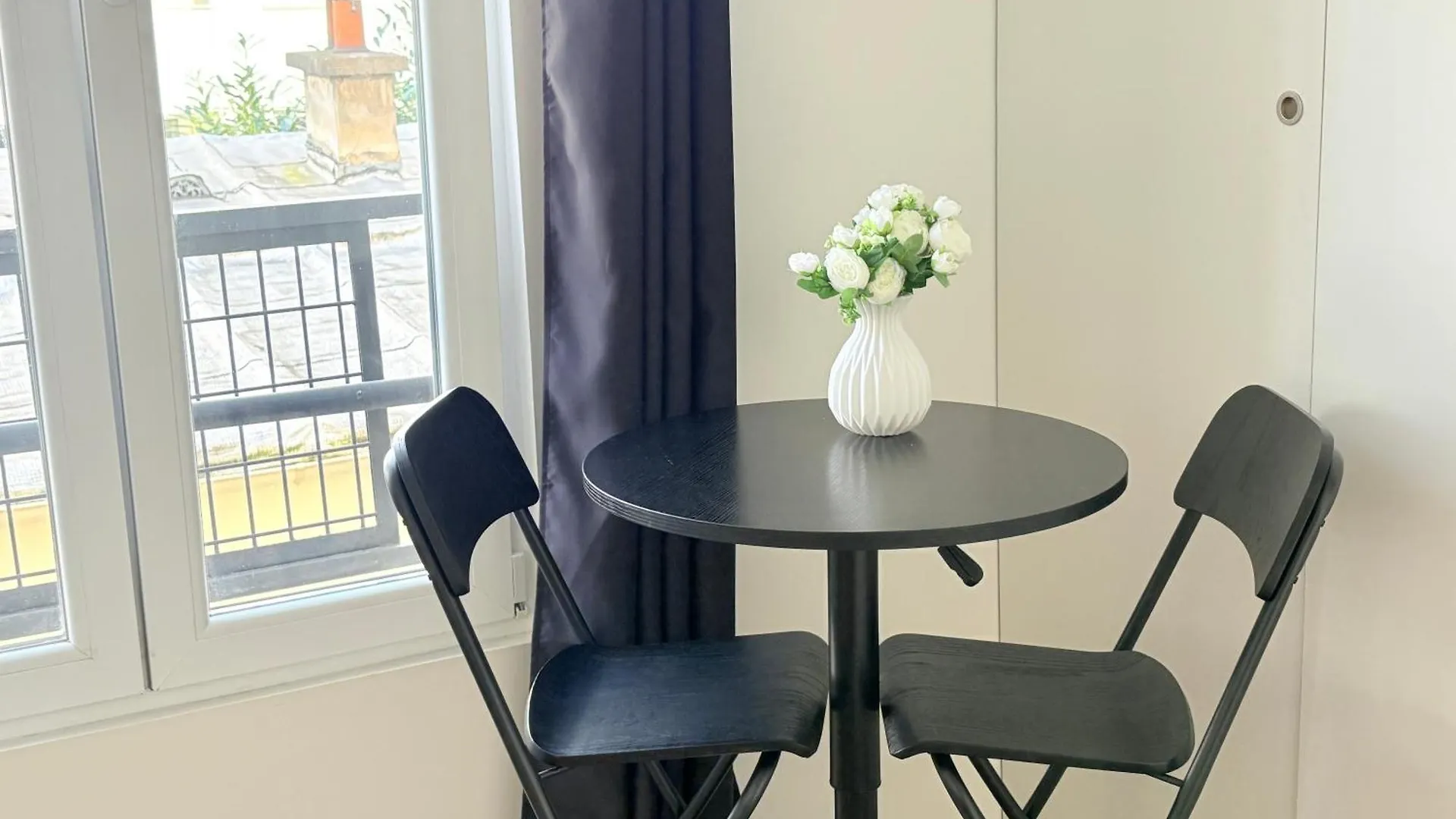 Moret Art Flats Trendy East Paris France