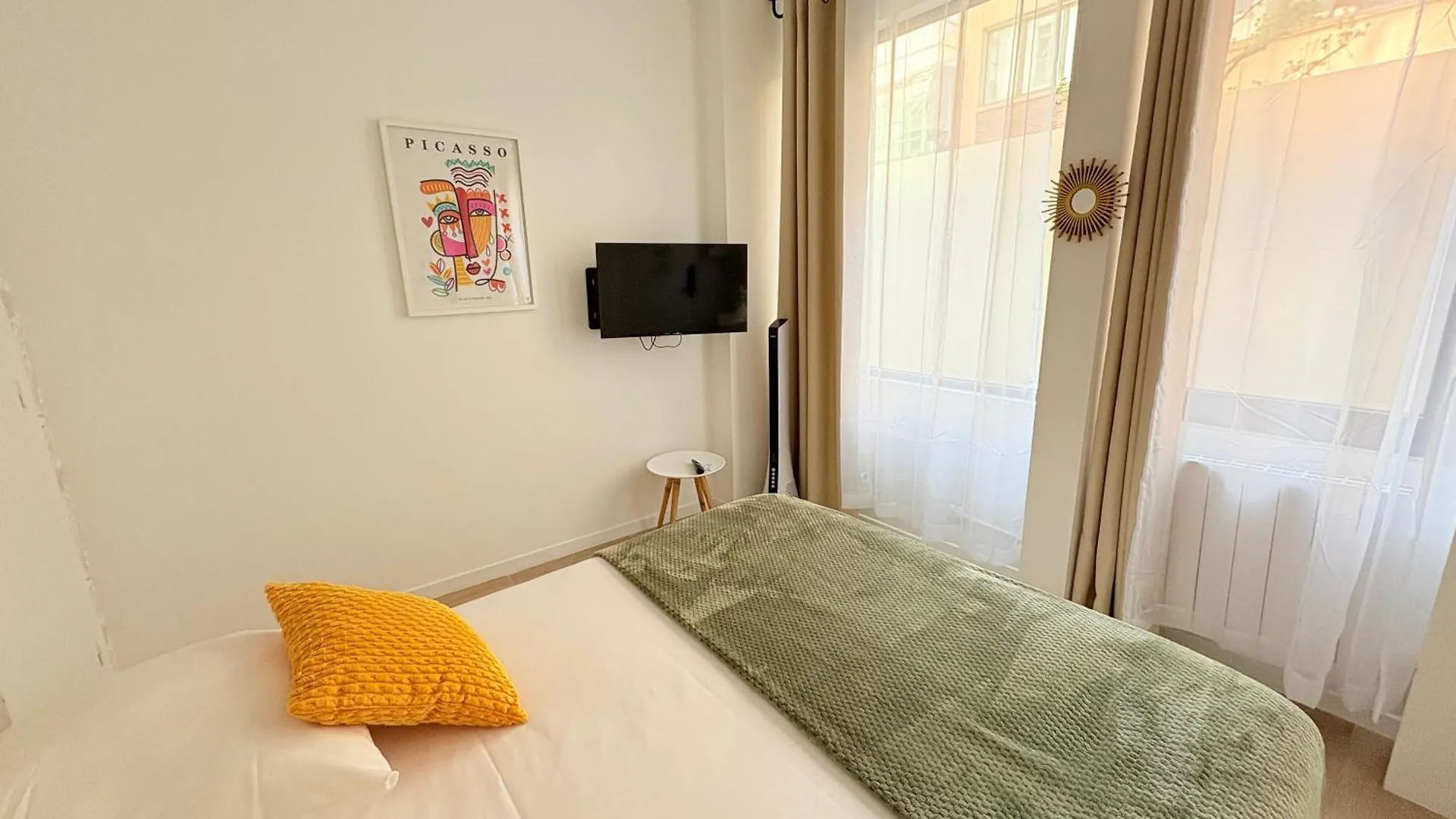 Moret Art Flats Trendy East פריז 0*,