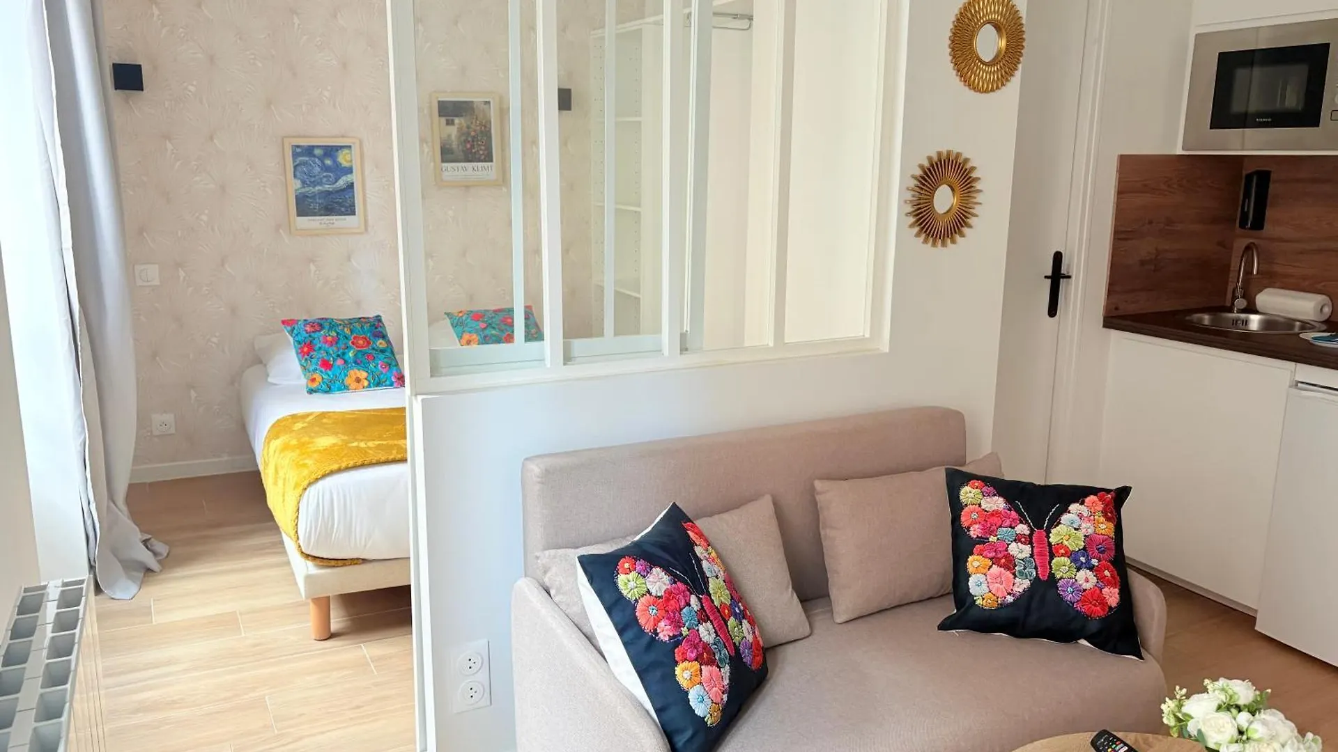 Moret Art Flats Trendy East Paris France