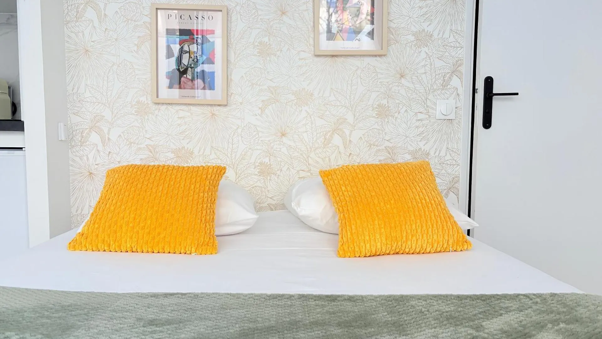 Moret Art Flats Trendy East Paris Aparthotel